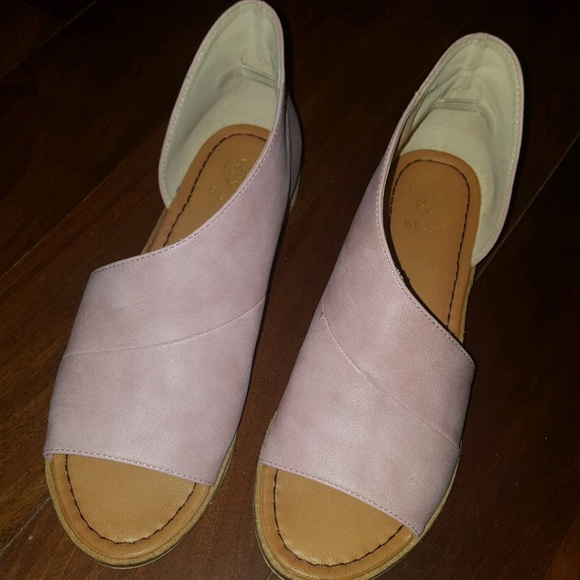 Shoes - Rose Slides, Size 7 Shoes - Rose Slides, Size 7